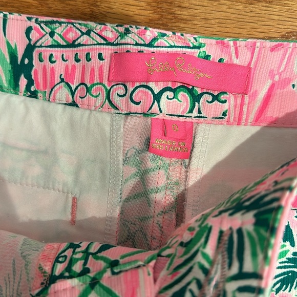 Like New Lilly Pullitzer Shorts Size 0 - Picture 2 of 4